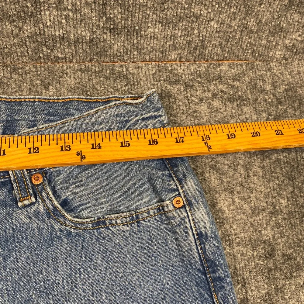 Levis 501 Original Fit Mens Jeans 34x32 Medium Wash Blue Button Fly Straight Leg